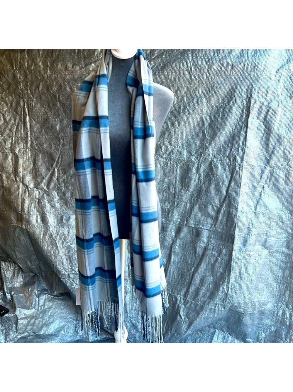 NWT Good American , indigo blue plaid scarf